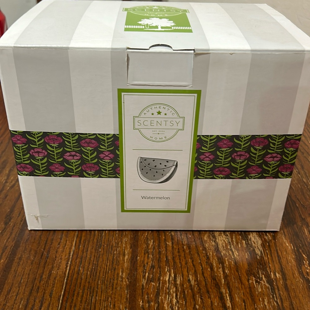 Brand new Watermelon Scentsy element Warmer
